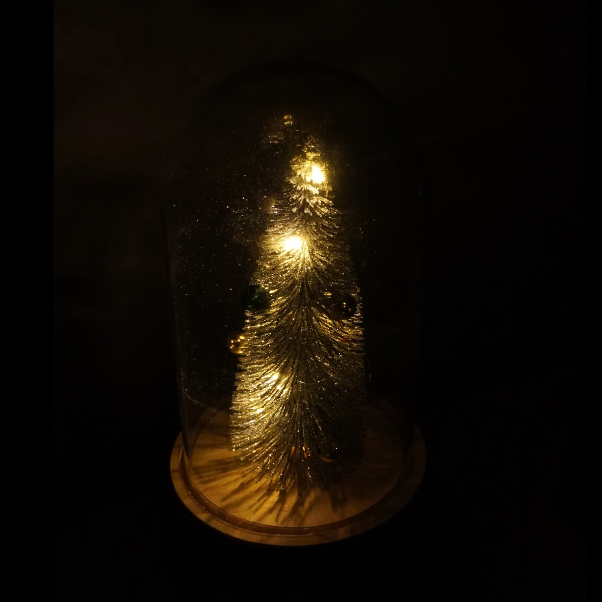 Világító LED karácsonyfa kupola alatt ezüst fények