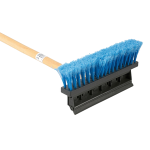 Autós ablaklehúzó és mosó kefe üvegfelületre 25cm fa nyéllel 60 cm
