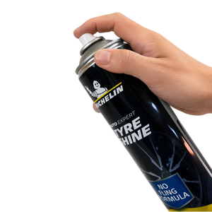 Autógumi ápoló spray és fényesitő mélyfekete, antisztatikus védelemmel 520ml