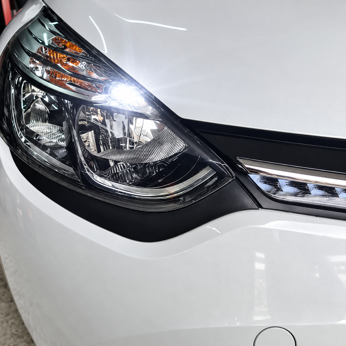 Autó LED izzó T10 SMD fehér fényű 2 db