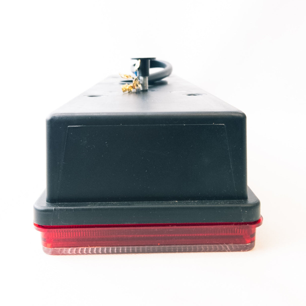 Lámpa 7 kamrás univerzális rendszámos vezetékkel