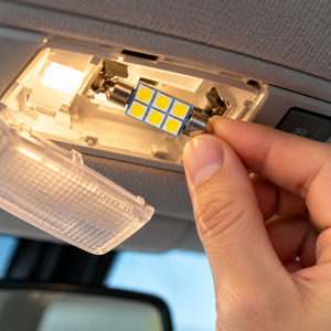 Autó LED izzó T10 foglalattal SMD fehér fény 2 db-os készlet