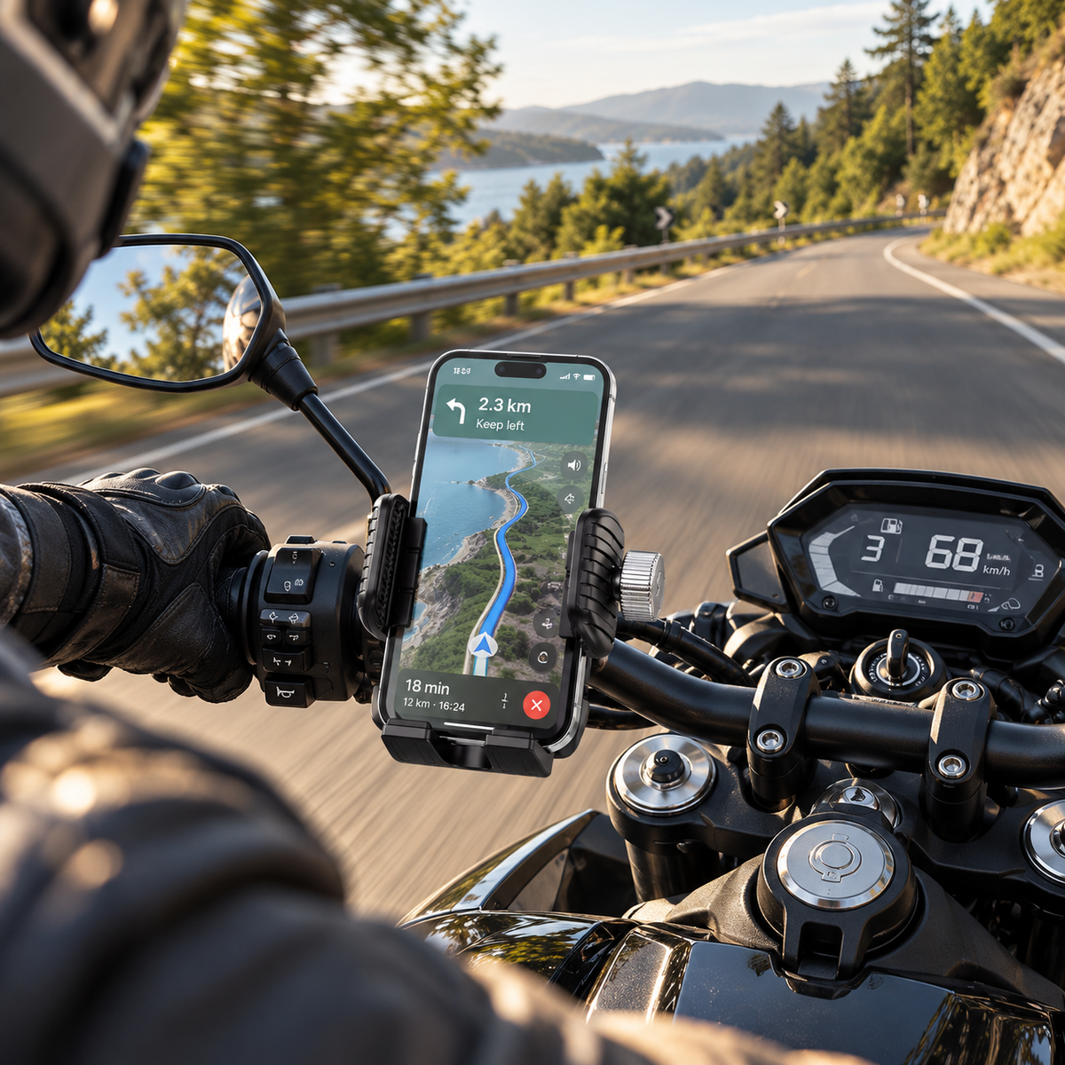 Motoros telefontartó: útvonaltervező a kormányon egy hegyi úton